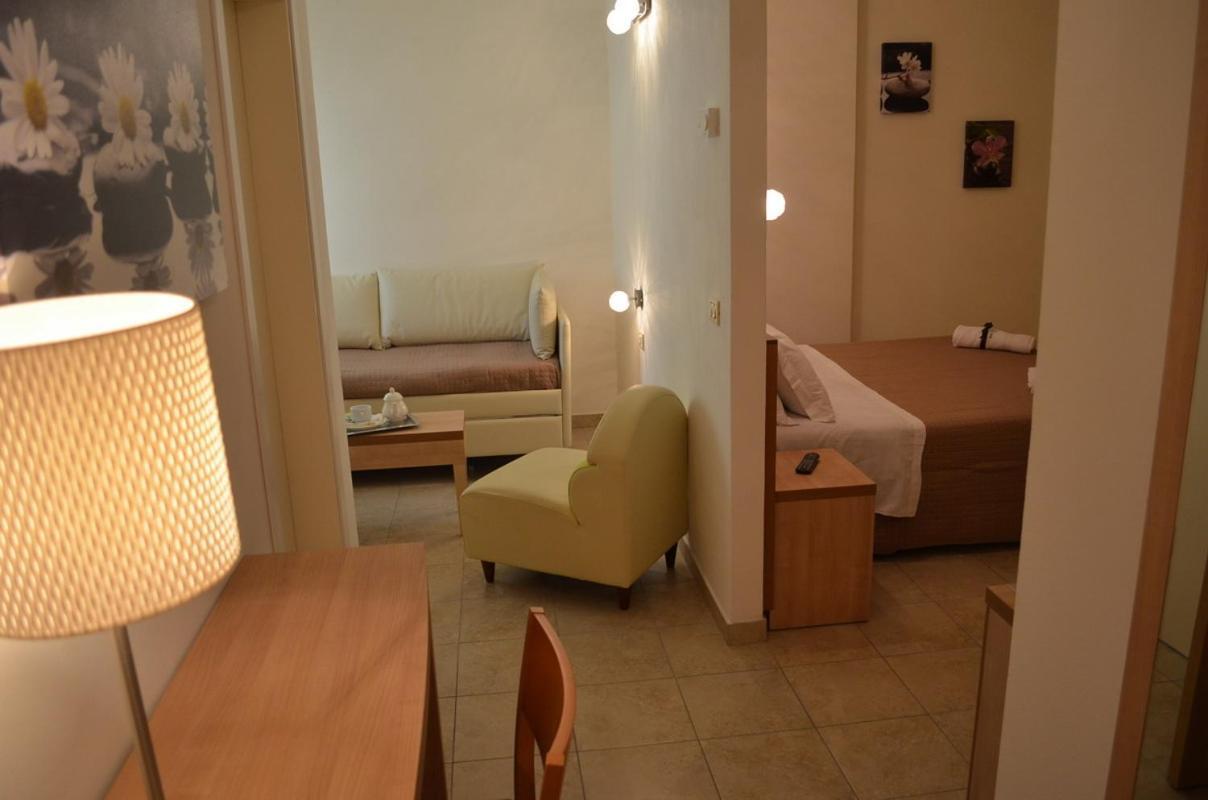 Hotel Europa Мілано-Маріттіма Номер фото