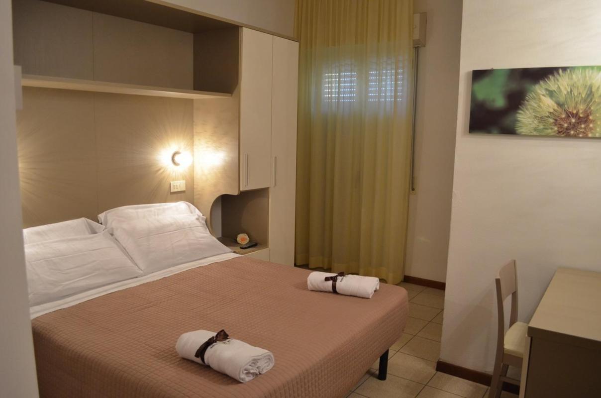 Hotel Europa Мілано-Маріттіма Номер фото